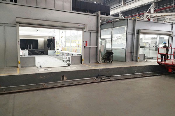 汽车喷漆室快速卷帘门