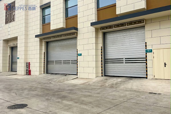 硬质快速卷帘门