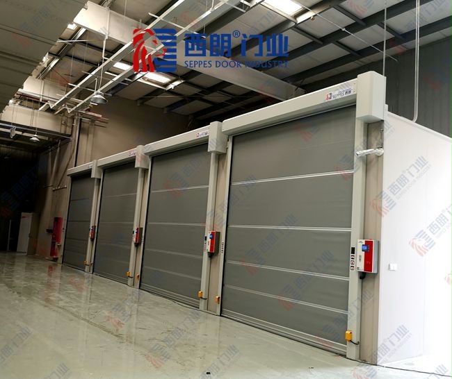 满足车辆感应出入的快速卷帘门 满足车辆感应出入的快速卷帘门