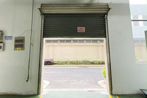 客户更换快速卷帘门之前使用的钢卷帘门 客户更换快速卷帘门之前使用的钢卷帘门